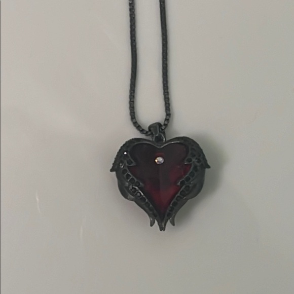 Red Heart Pendant Necklace - Picture 1 of 1
